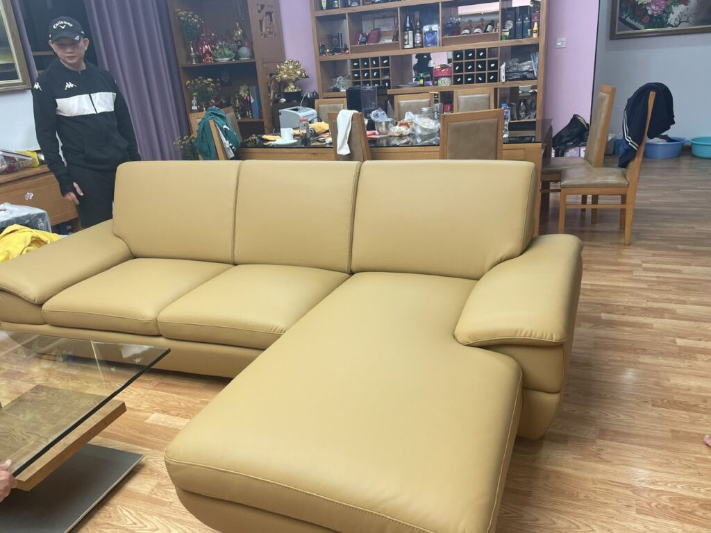 Ghế sofa nhà a Trung Dương Khuê